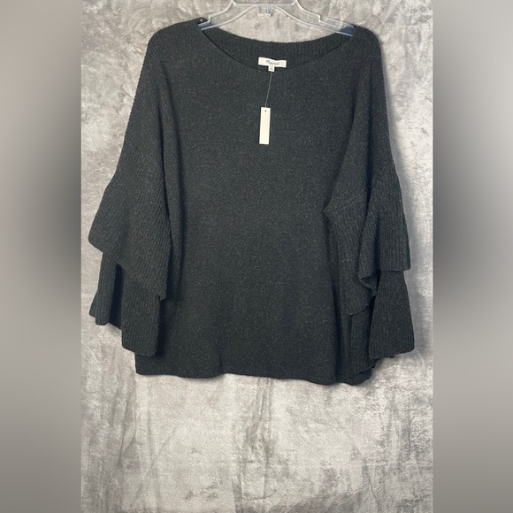 Elegant Black Women's Sweater - Picture 1 of 8